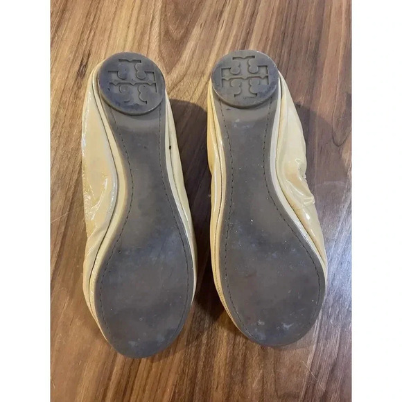Tory Burch Eddie Logo Bow Patent Ballerina Flat, Nude Size‎ 7 - Picture 3 of 3